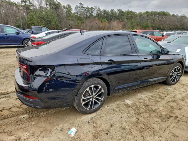 Volkswagen Jetta Sport Image 3