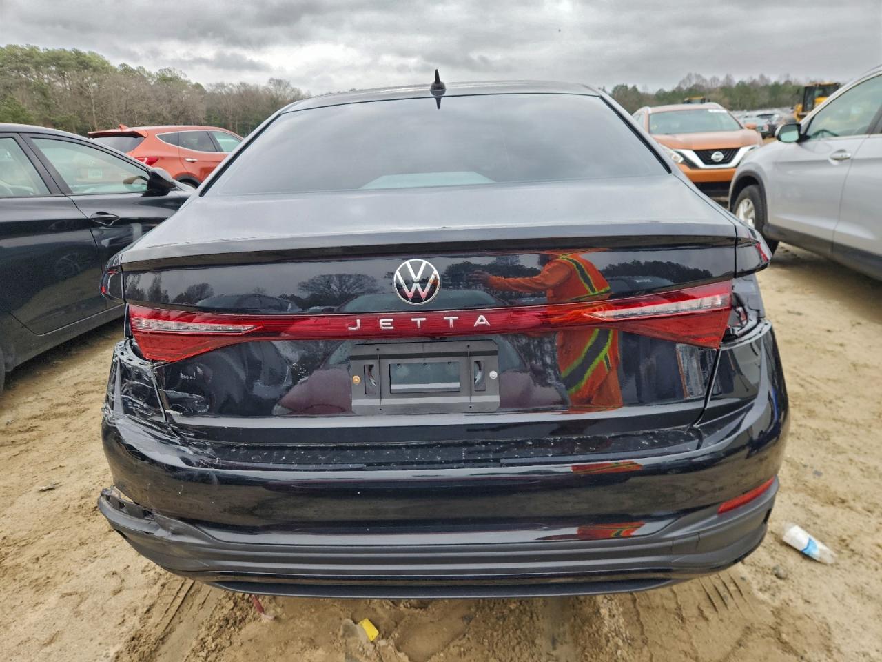 Volkswagen Jetta Sport Image 4