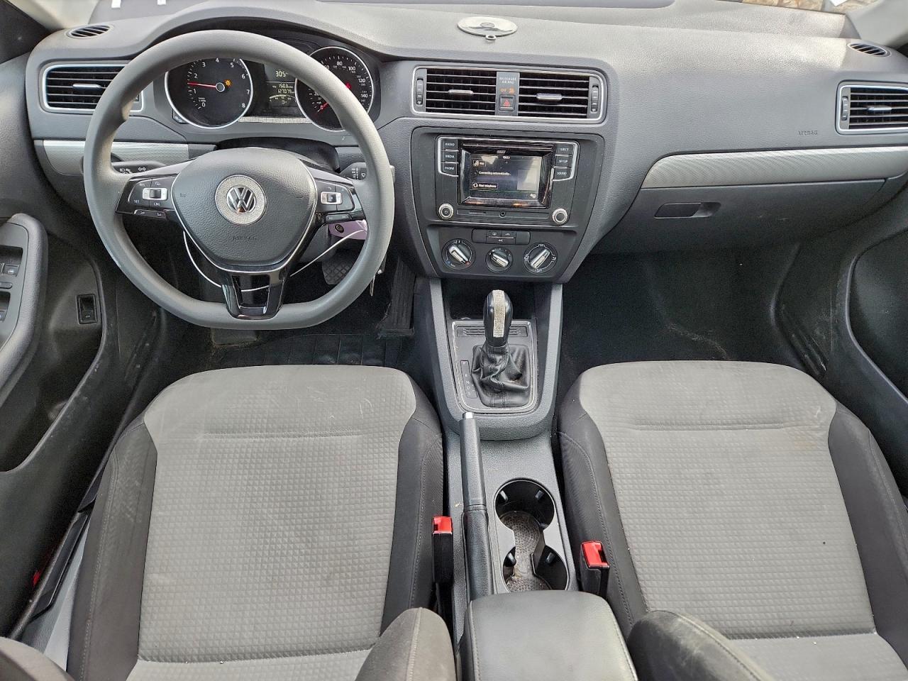 Volkswagen Jetta S Image 9