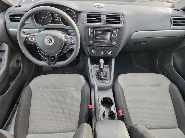 Volkswagen Jetta S Image 9