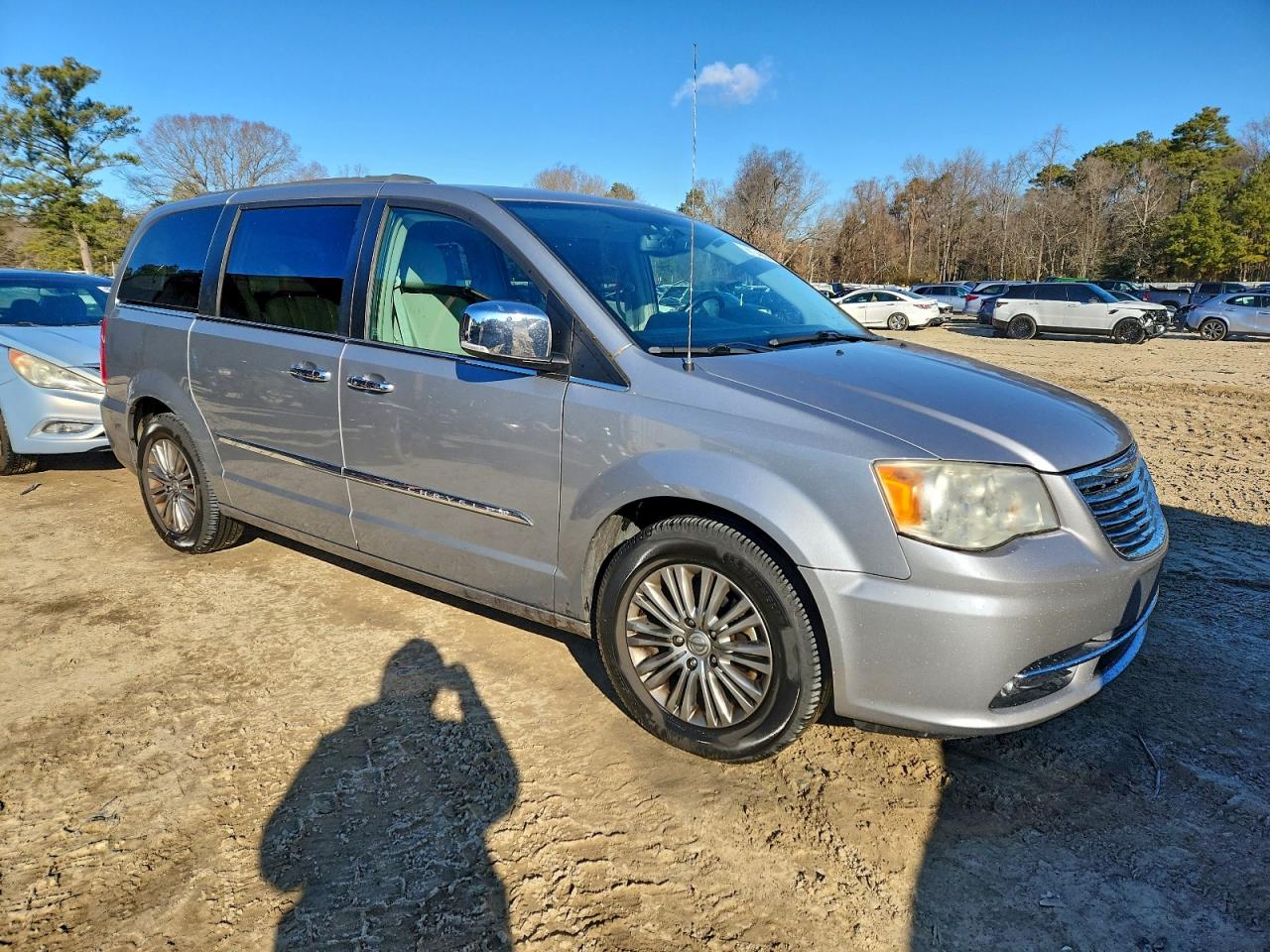 Chrysler Minivan Touring L Image 12
