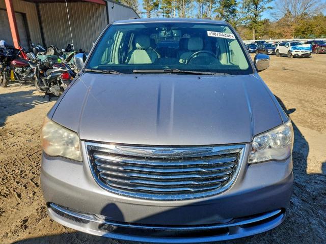 Chrysler Minivan Touring L Image 11