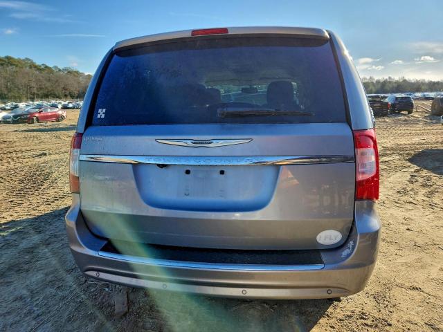 Chrysler Minivan Touring L Image 7