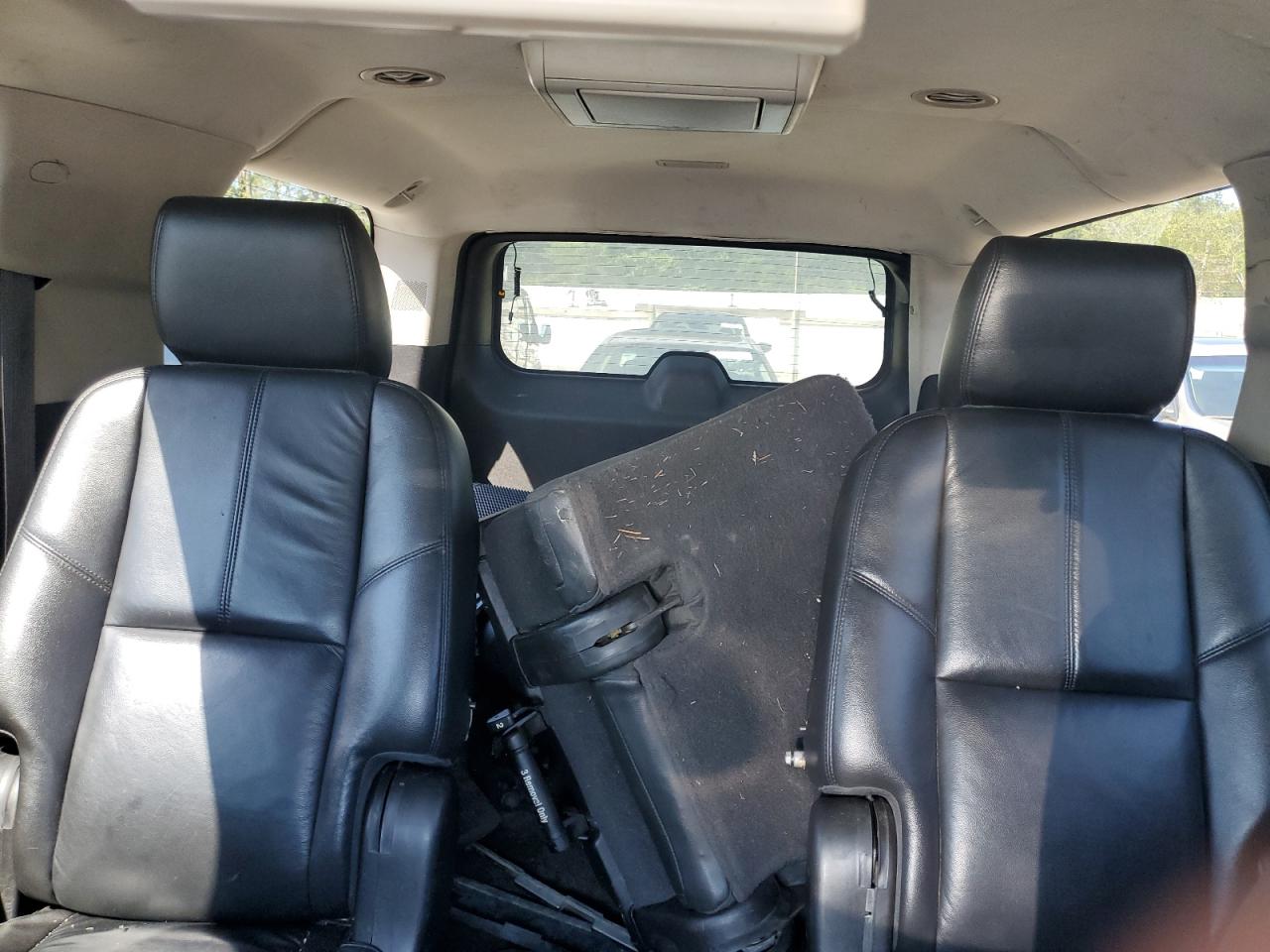 Chevrolet Suburban K1500 Lt Image 6