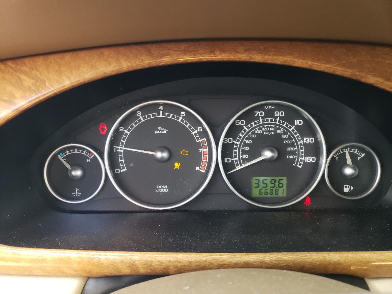 Jaguar X-Type 3.0 Image 3