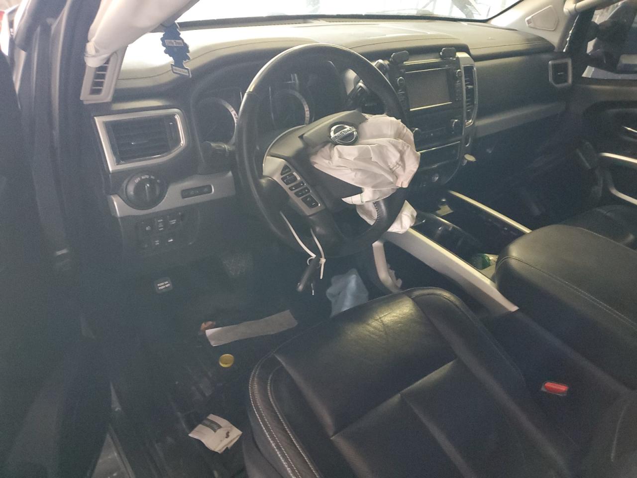 Nissan Titan Sv Image 5