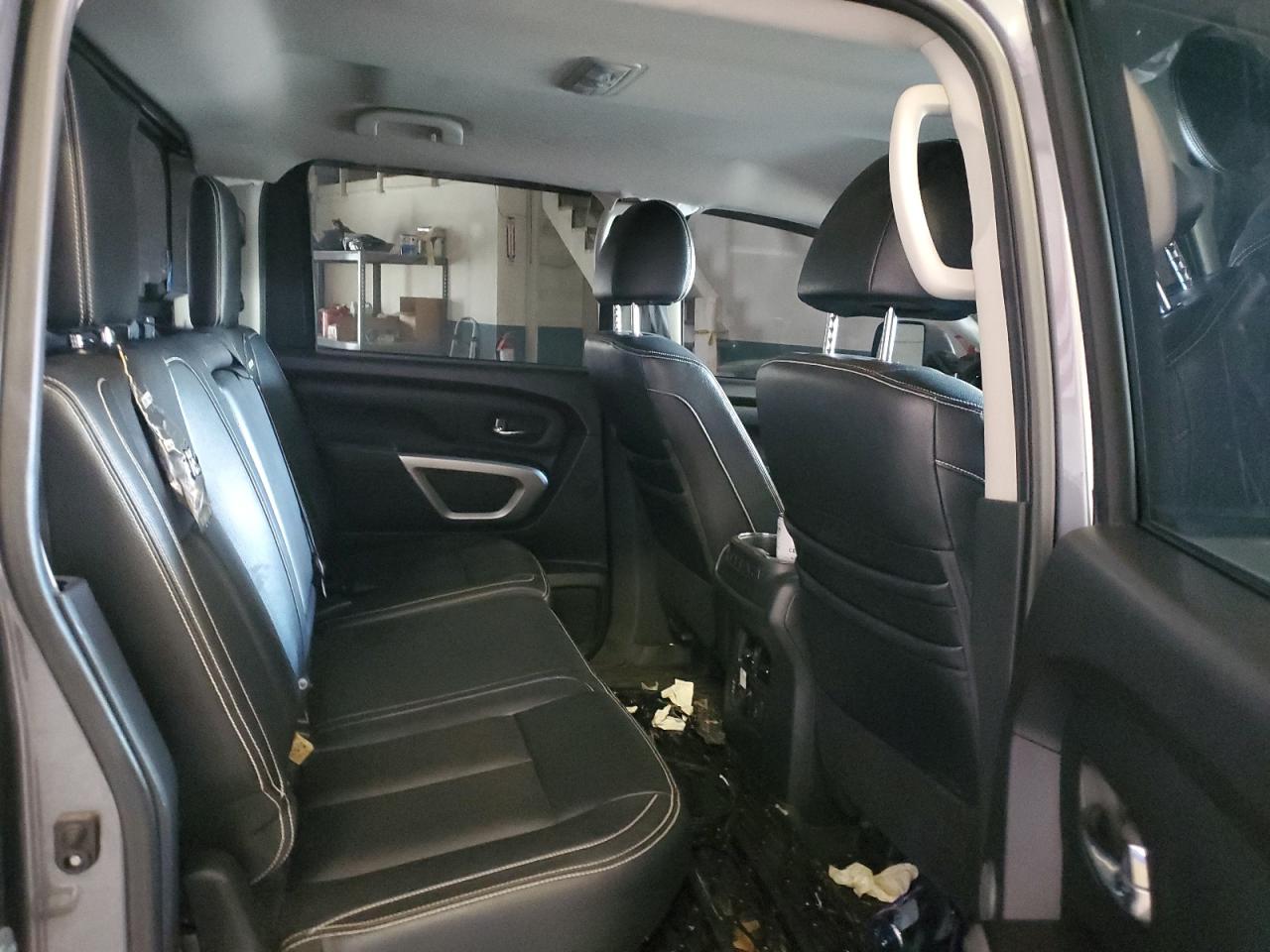 Nissan Titan Sv Image 12