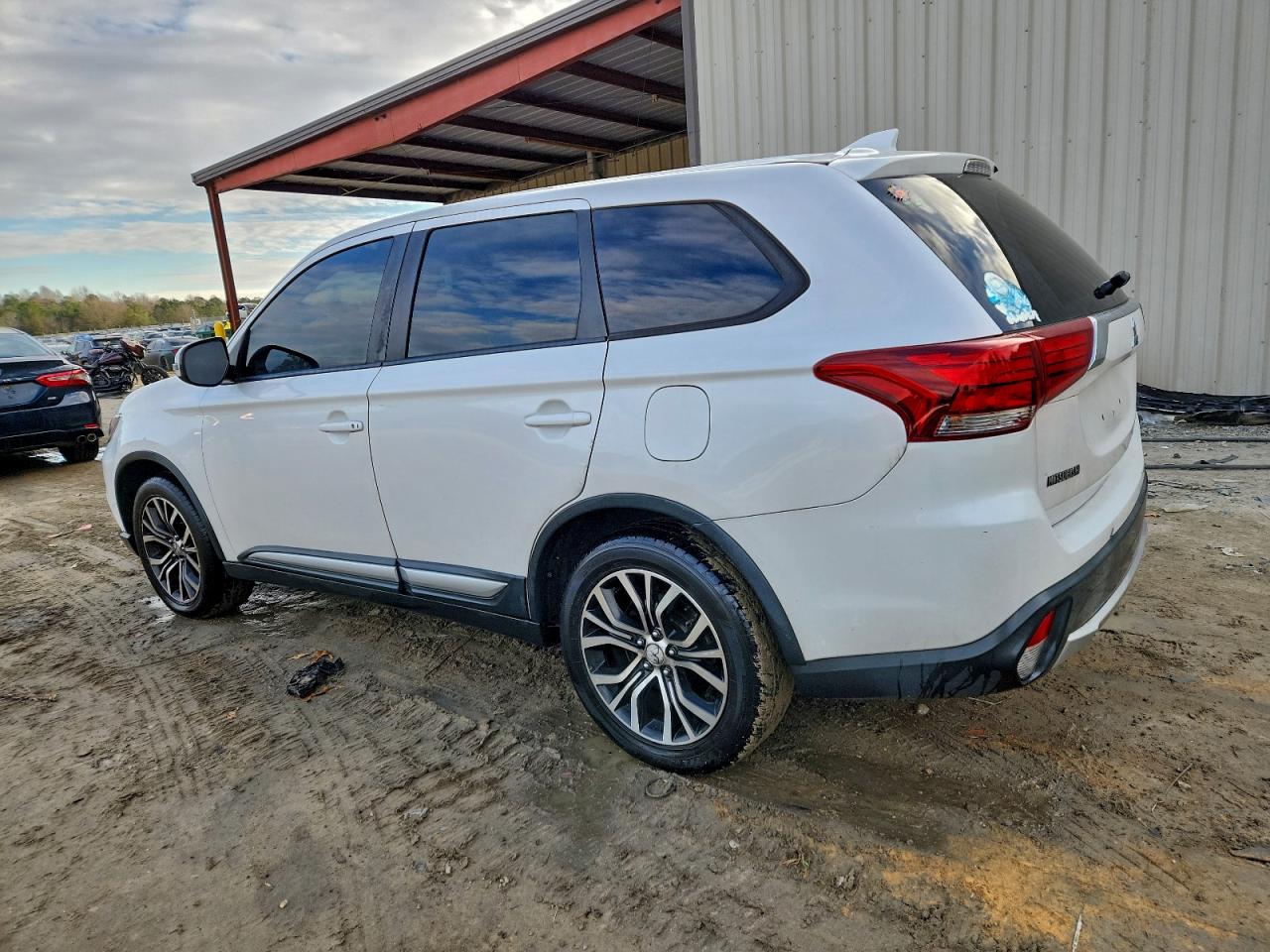 Mitsubishi Outlander Se Image 2