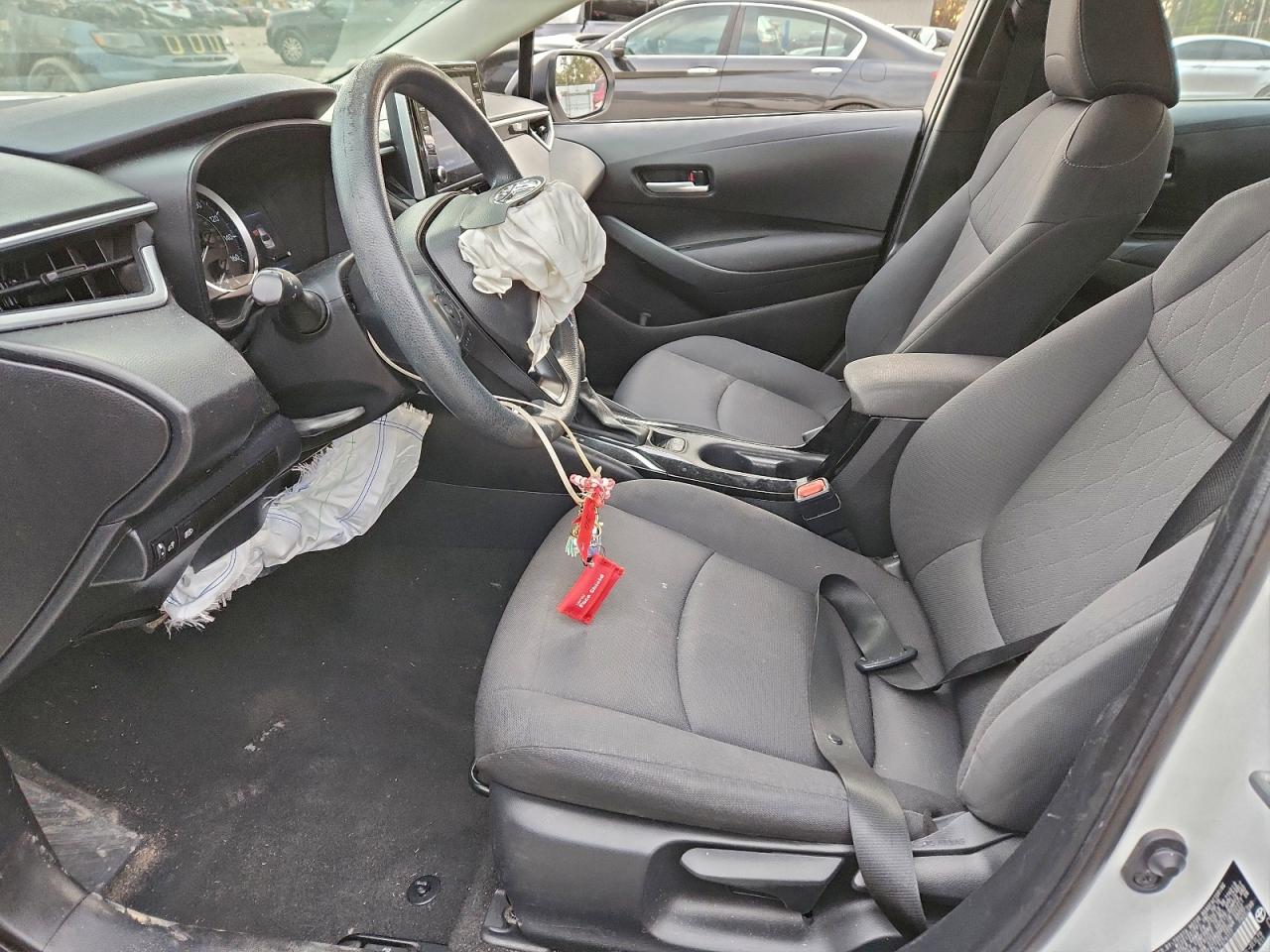 Toyota Corolla Le Image 12