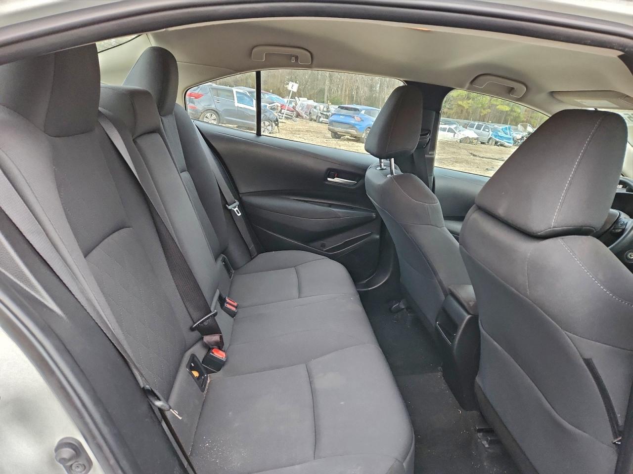 Toyota Corolla Le Image 10