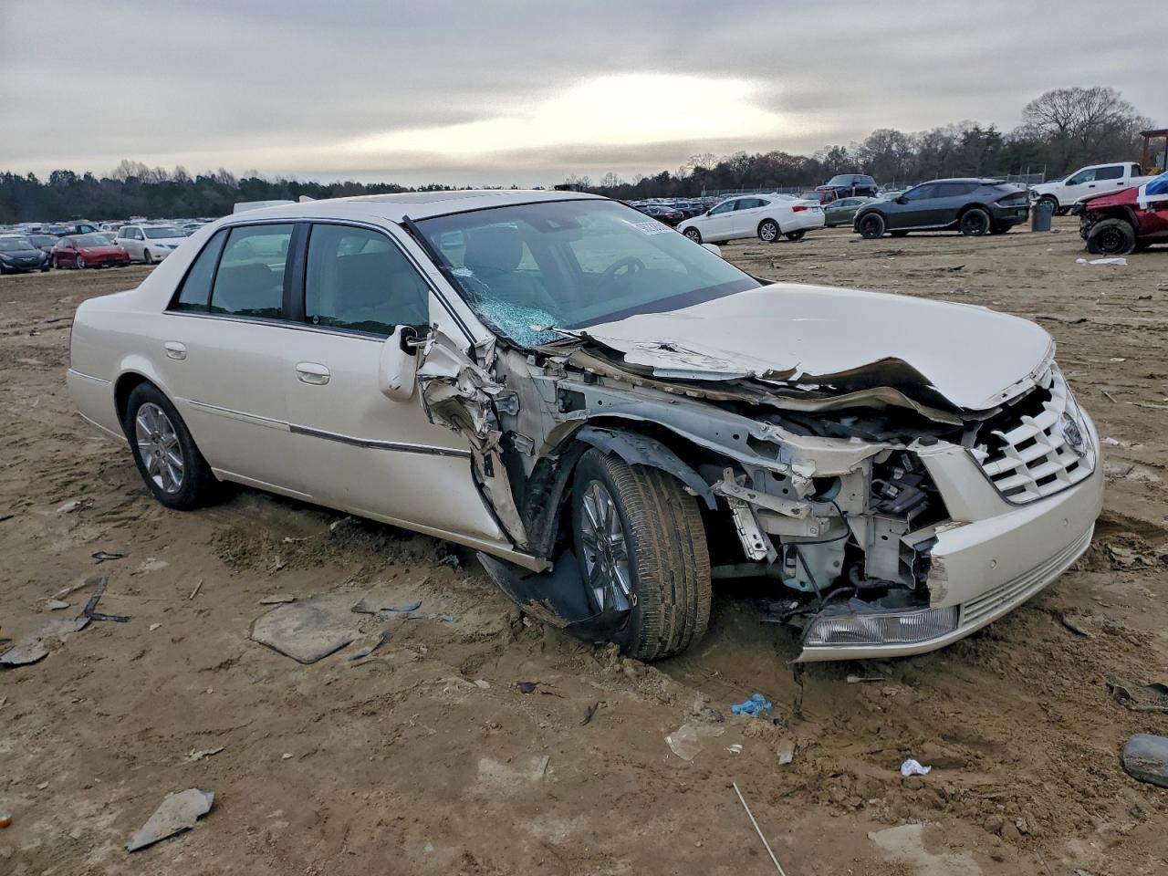 Cadillac DTS Premium Collection Image 4