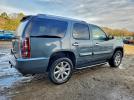 GMC Yukon Denali Image 12