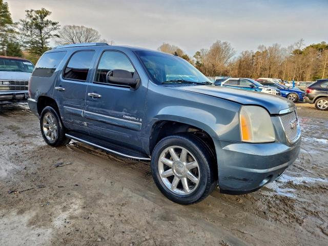 GMC Yukon Denali Image 2