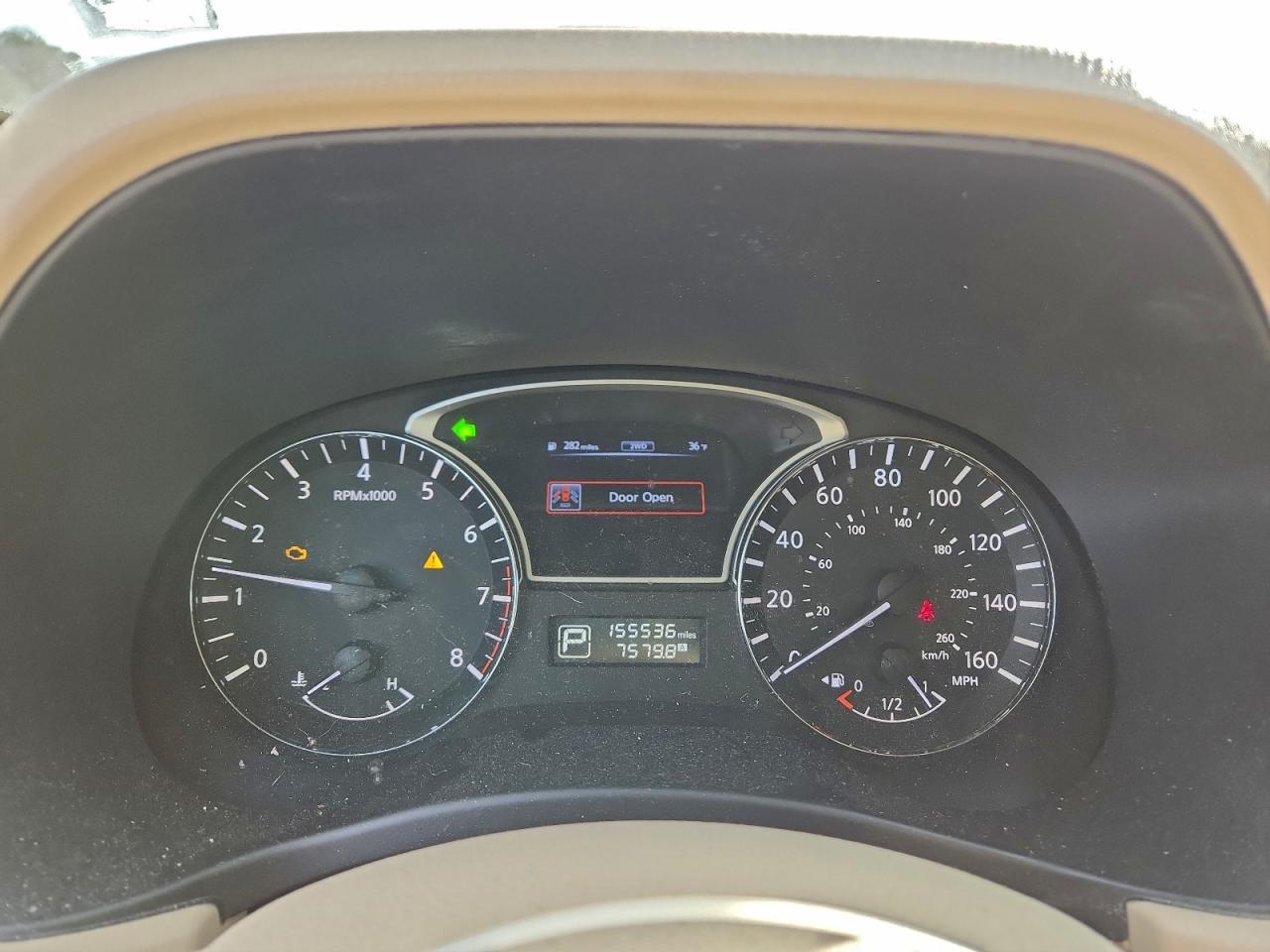 Nissan Pathfinder S Image 6