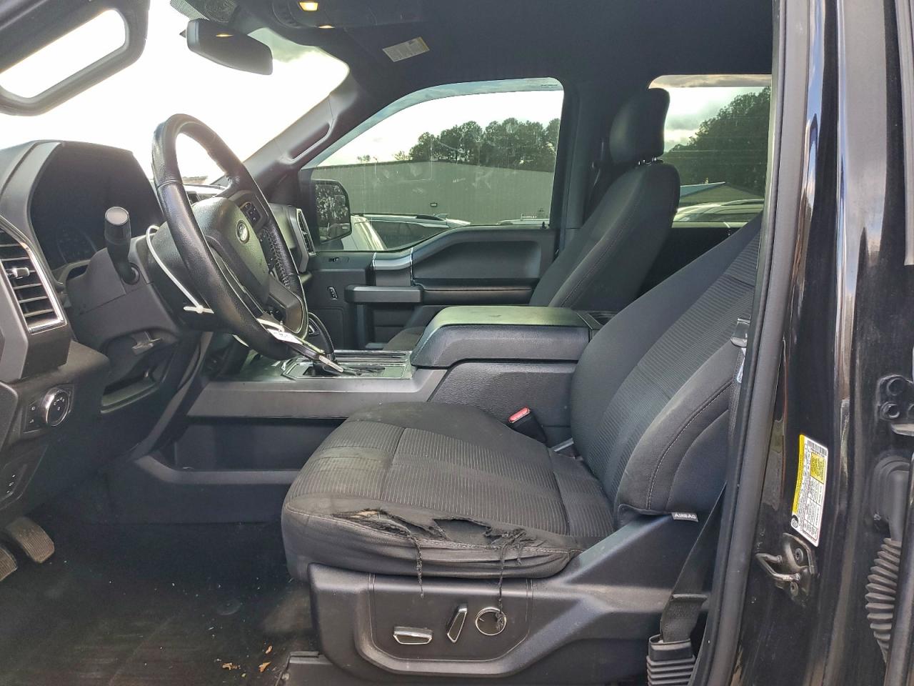 Ford F-150 Supercrew Image 4