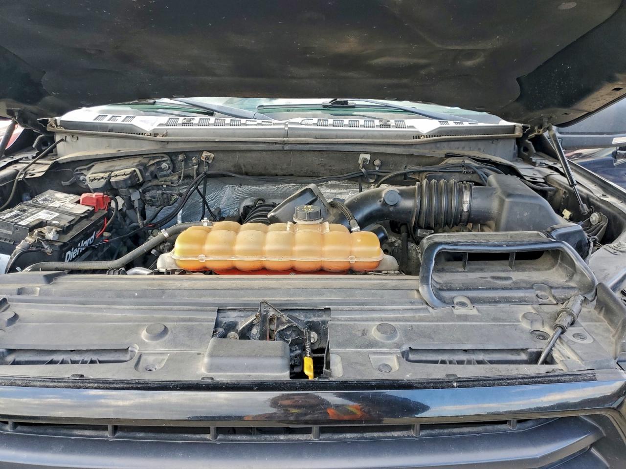 Ford F-150 Supercrew Image 12