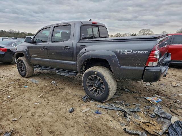 Toyota Tacoma Double Cab Image 3