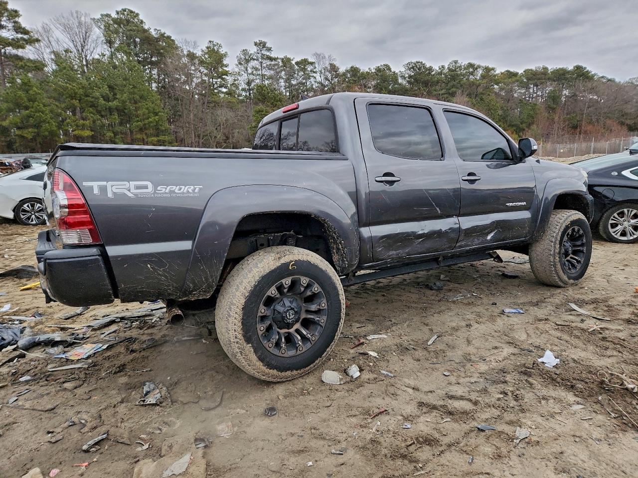 Toyota Tacoma Double Cab Image 5