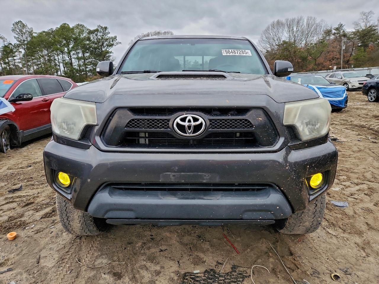 Toyota Tacoma Double Cab Image 12