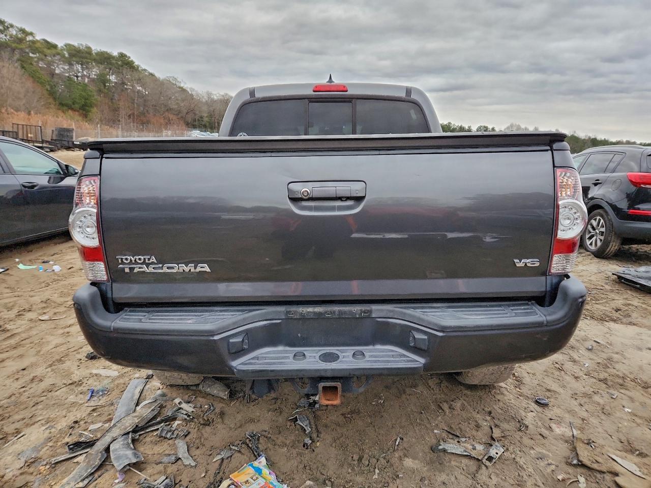 Toyota Tacoma Double Cab Image 8