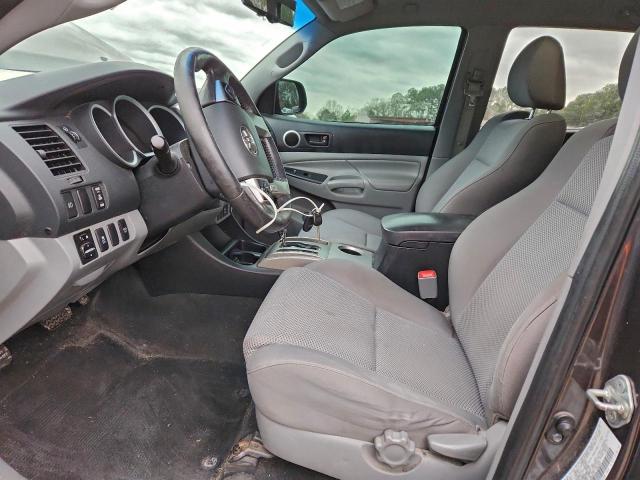 Toyota Tacoma Double Cab Image 2