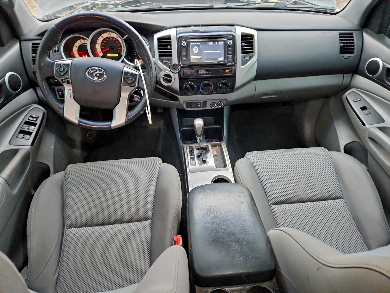 Toyota Tacoma Double Cab Image 11