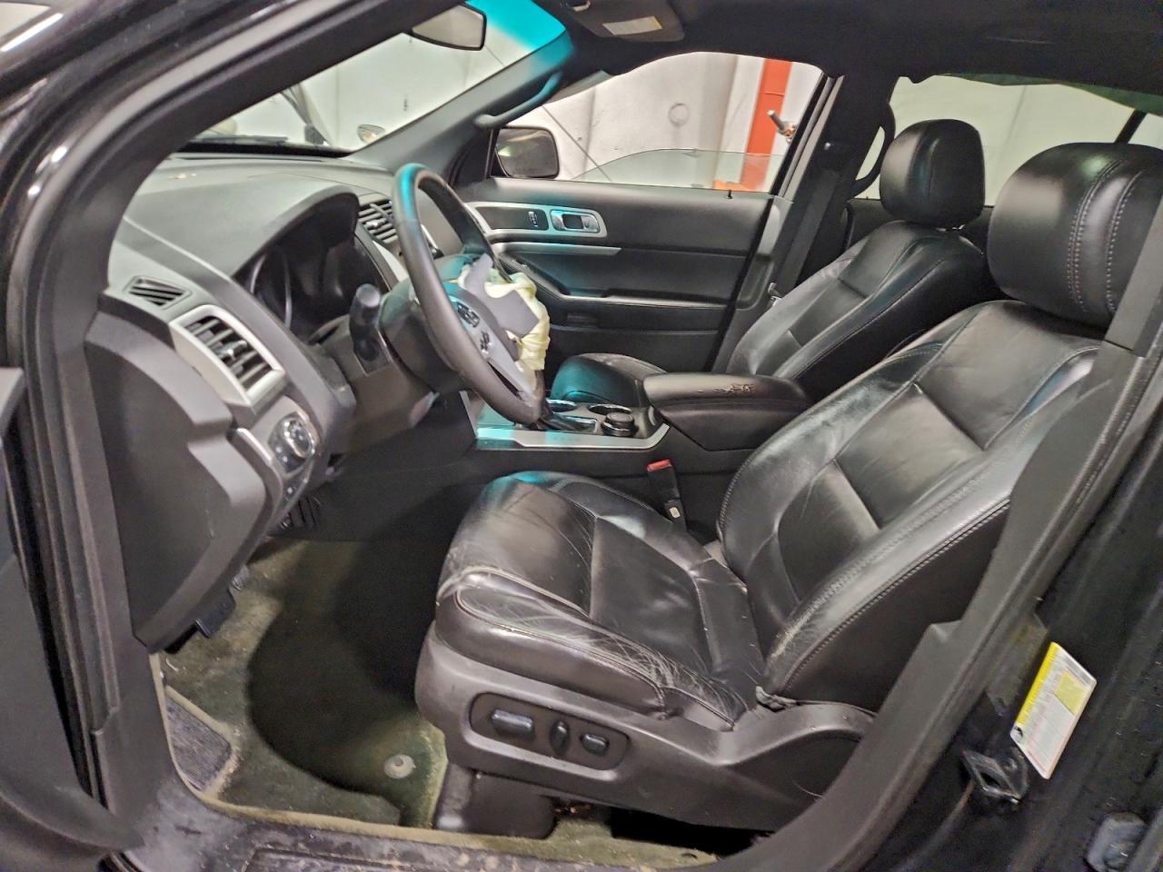 Ford Explorer Xlt Image 3