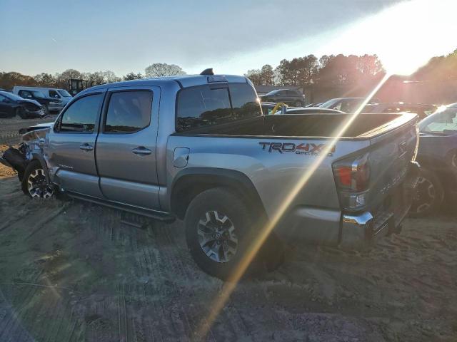Toyota Tacoma Double Cab Image 12