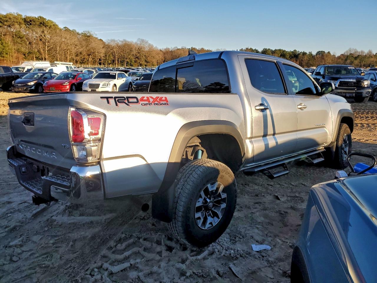 Toyota Tacoma Double Cab Image 2