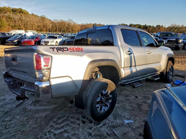 Toyota Tacoma Double Cab Image 2