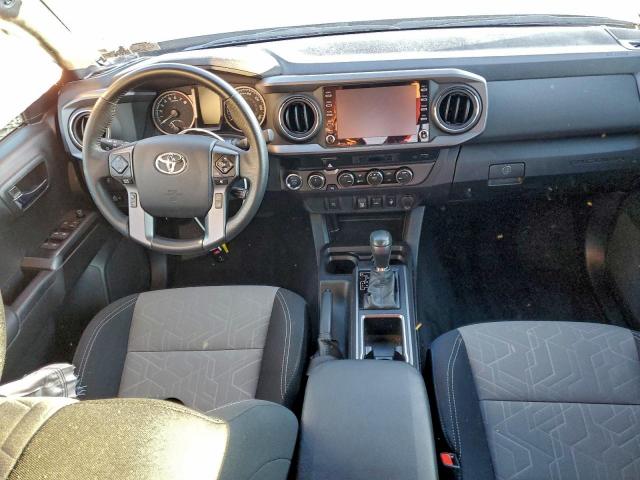 Toyota Tacoma Double Cab Image 8