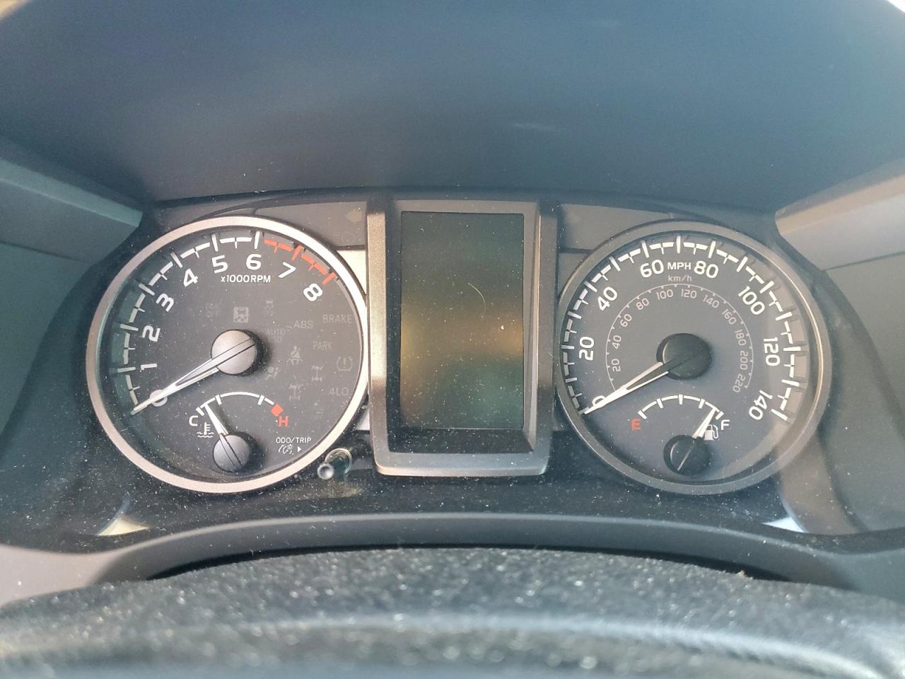 Toyota Tacoma Double Cab Image 4