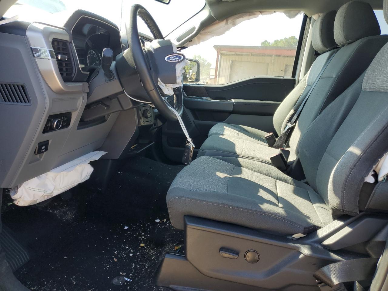 Ford F-150 Supercrew Image 11