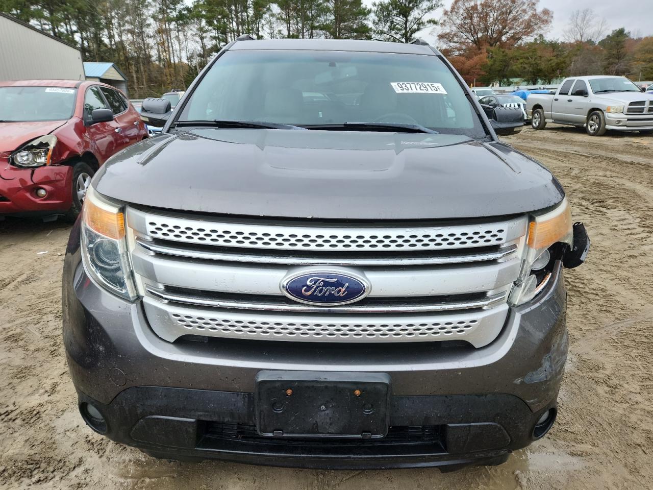Ford Explorer Xlt Image 9
