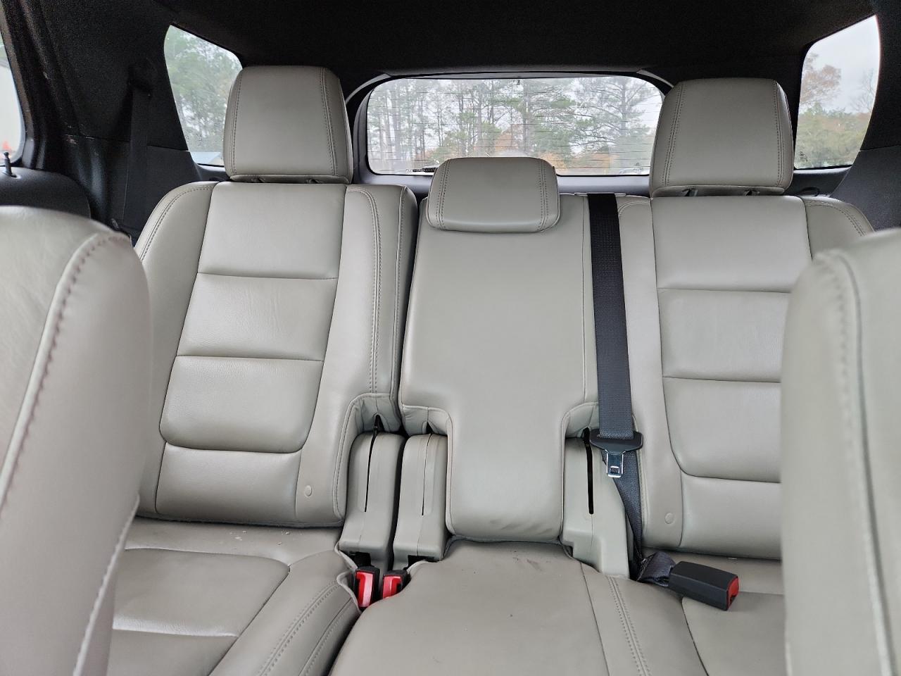 Ford Explorer Xlt Image 11