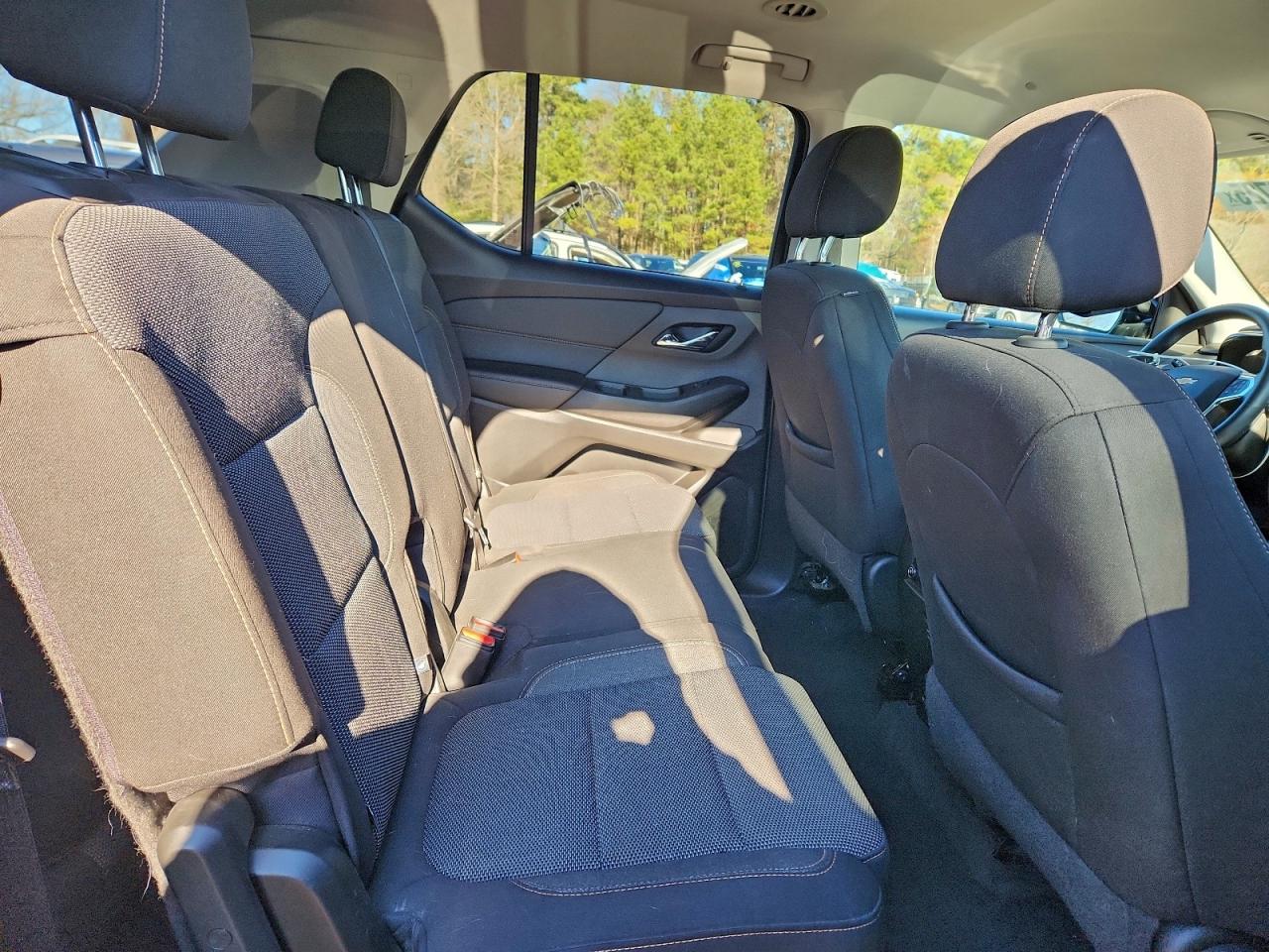 Chevrolet Traverse Ls Image 11