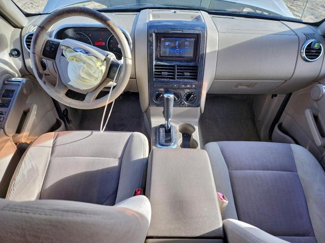 Ford Explorer Xlt Image 7