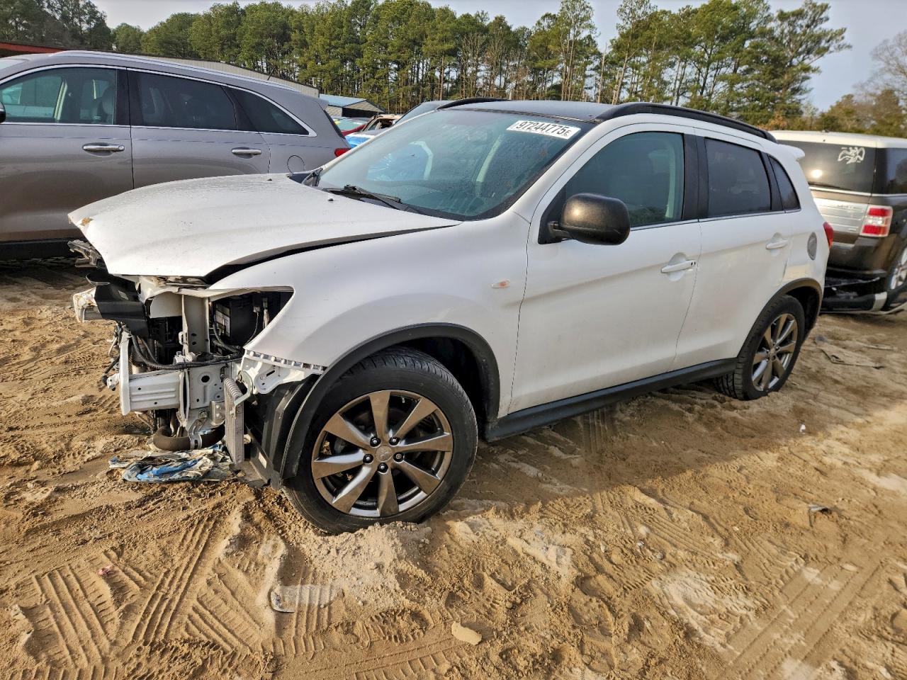 Mitsubishi Outlander Le Image 1