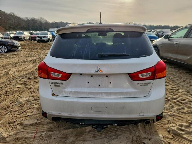 Mitsubishi Outlander Le Image 10