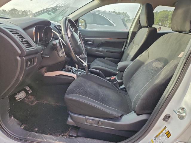 Mitsubishi Outlander Le Image 7