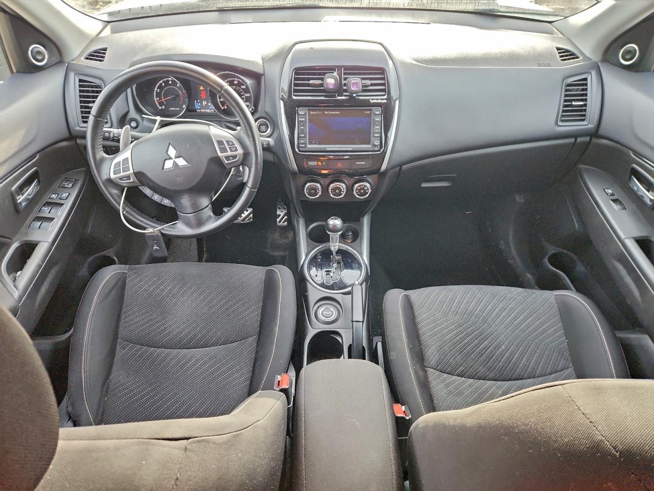 Mitsubishi Outlander Le Image 5