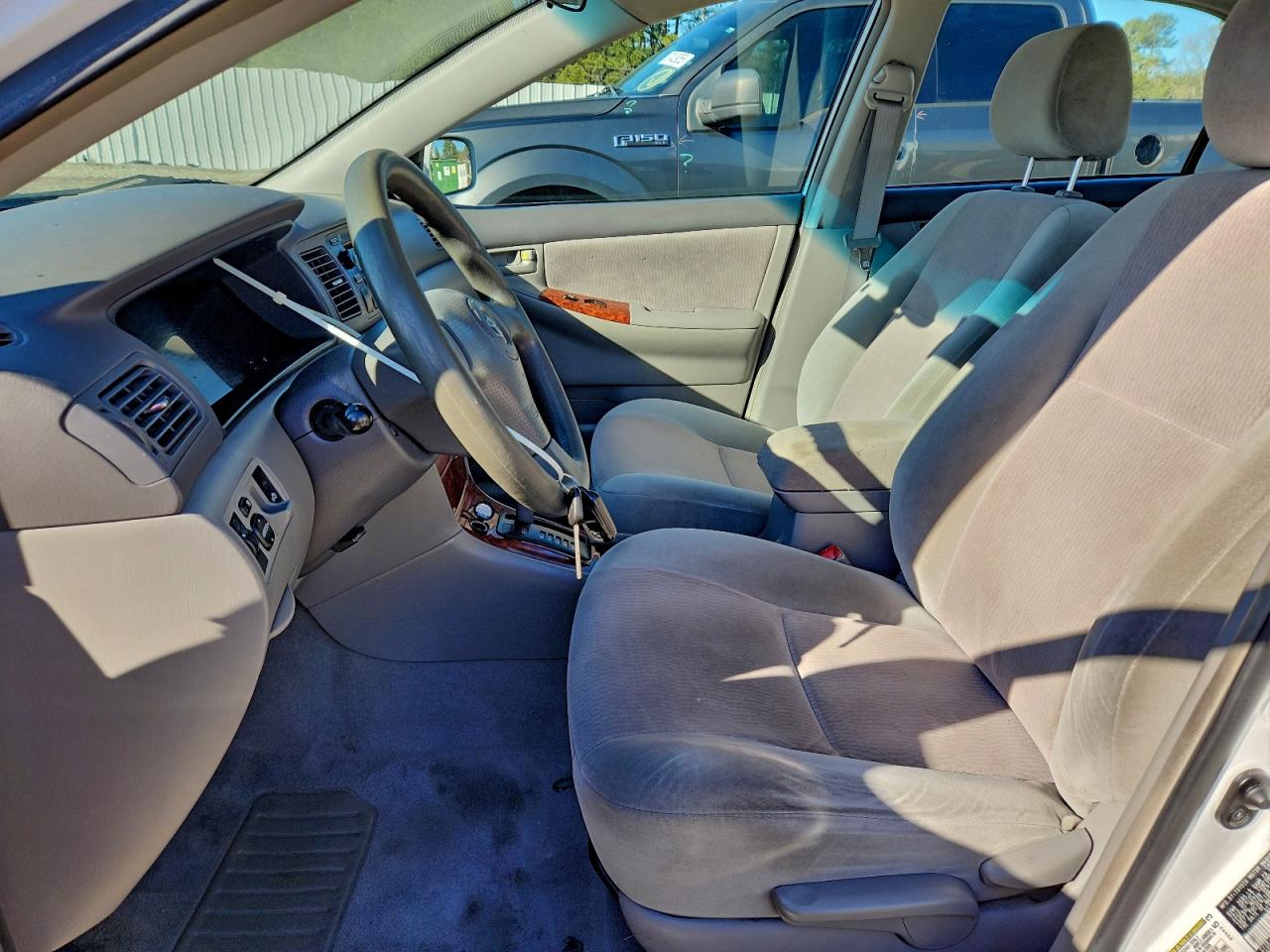 Toyota Corolla Ce Image 9