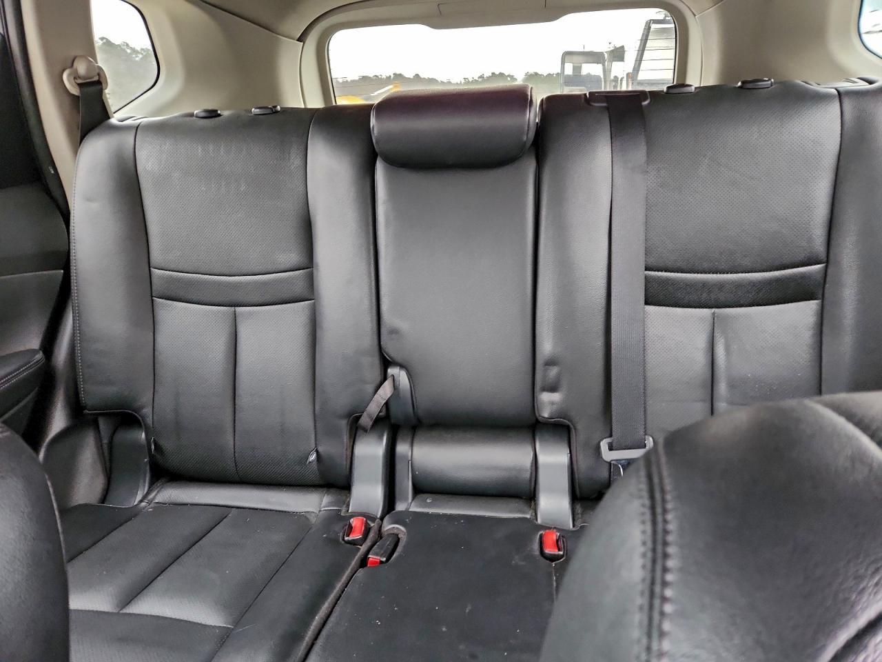 Nissan Rogue S Image 7