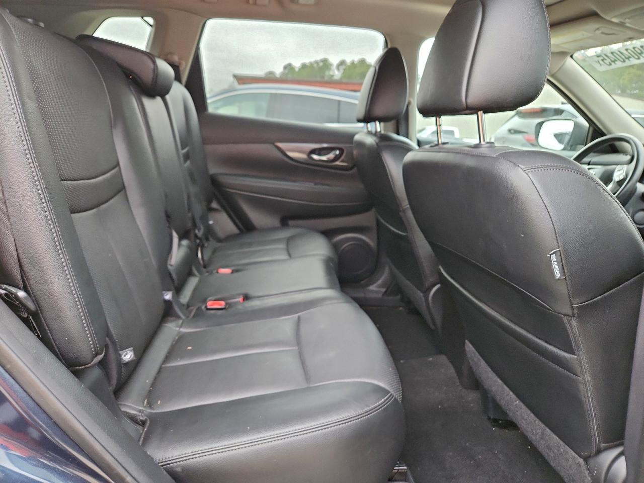 Nissan Rogue S Image 9