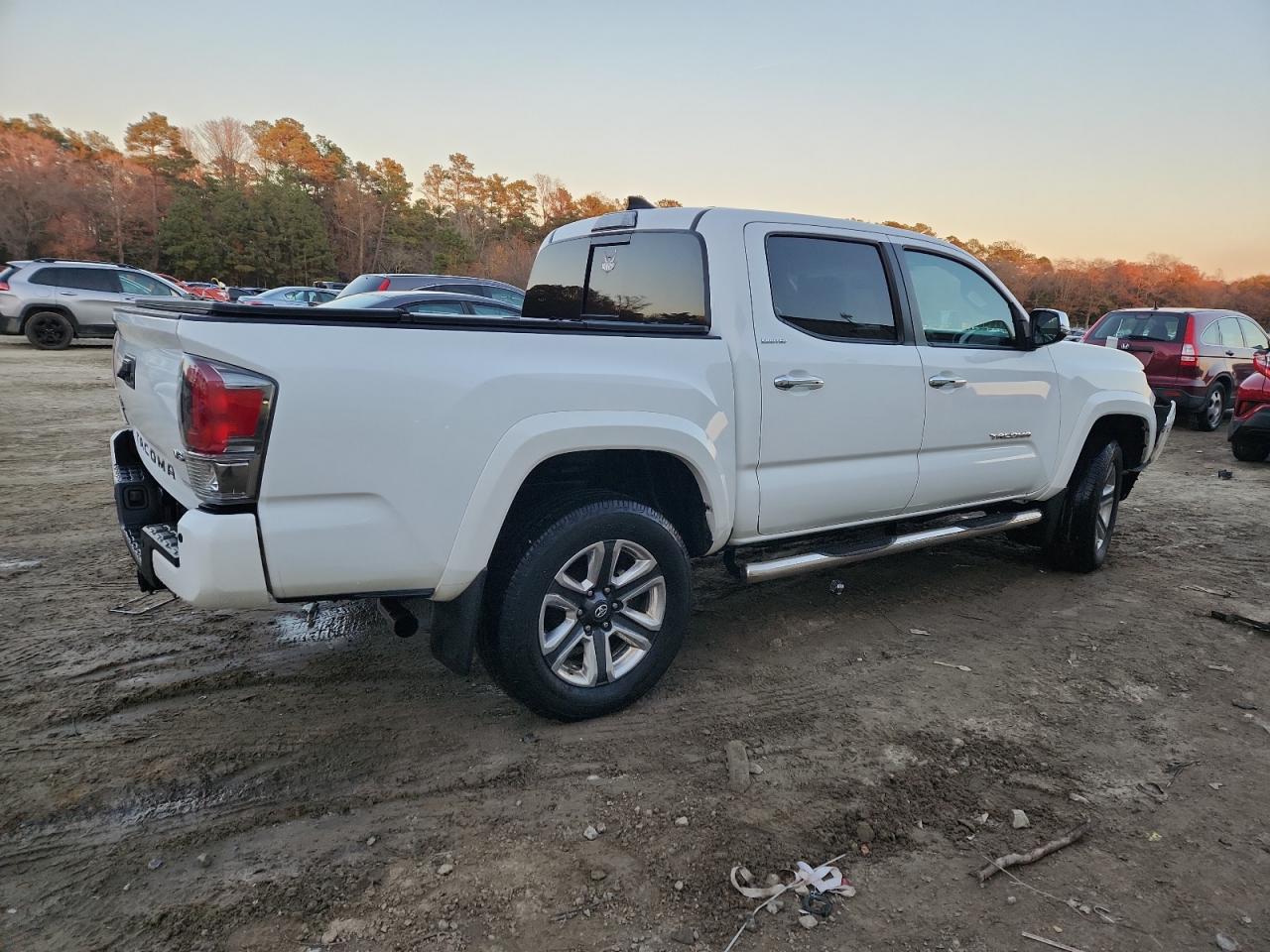 Toyota Tacoma Double Cab Image 2