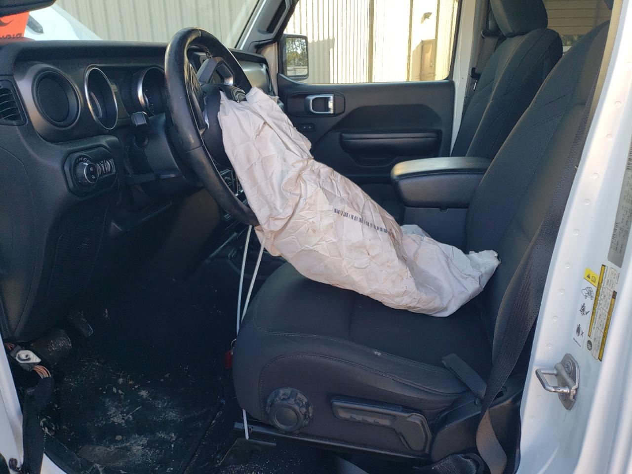 Jeep Gladiator Sport Image 6