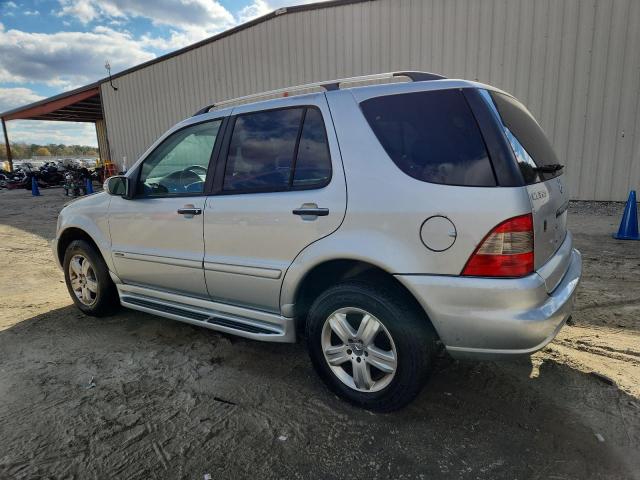 Mercedes-Benz M-Class 350 Image 7