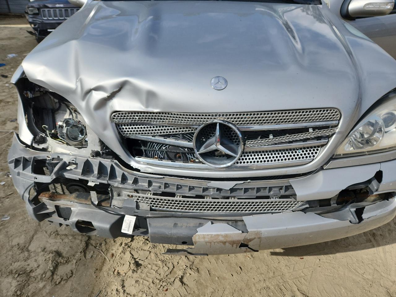 Mercedes-Benz M-Class 350 Image 10