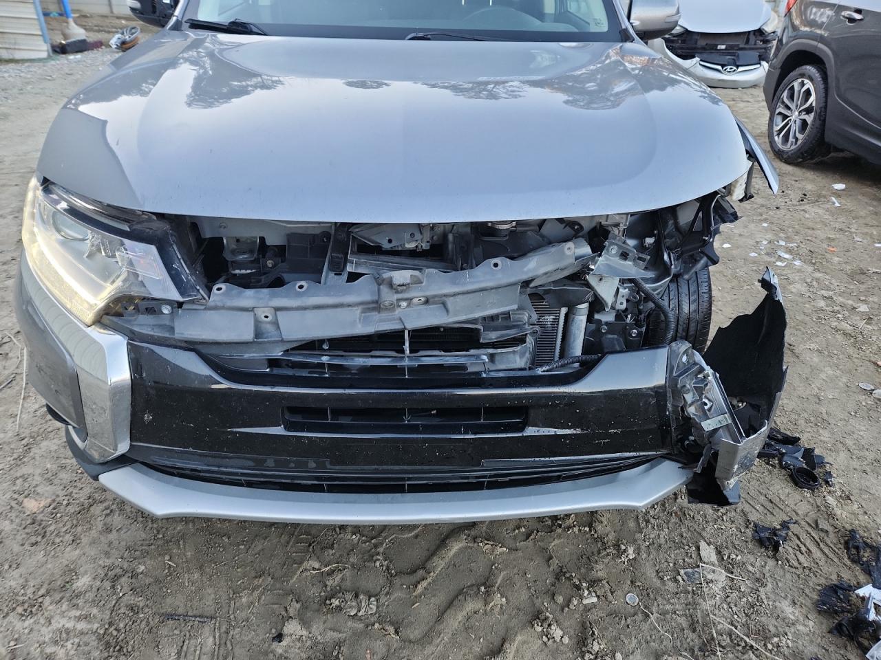 Mitsubishi Outlander Se Image 9