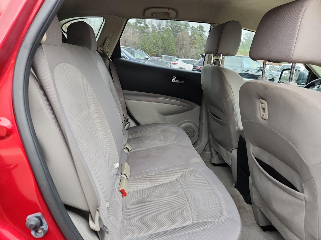 Nissan Rogue S Image 6